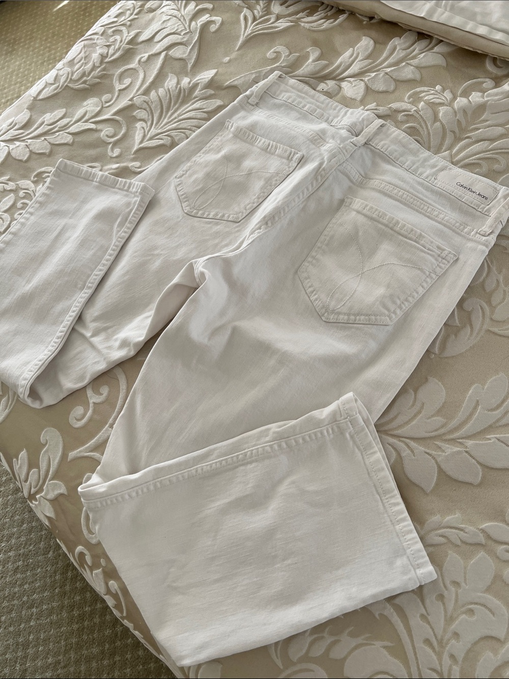 Calvin Klein White Straight-Leg capri Women's Jeans